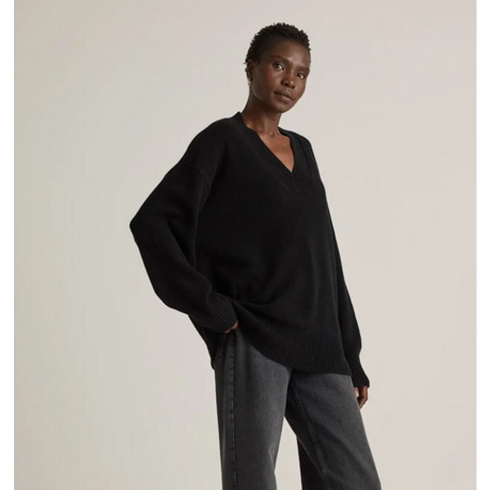Quince Mongolian Cashmere Oversized V-Neck Sweater Black Size M NWOT - Picture 6 of 8